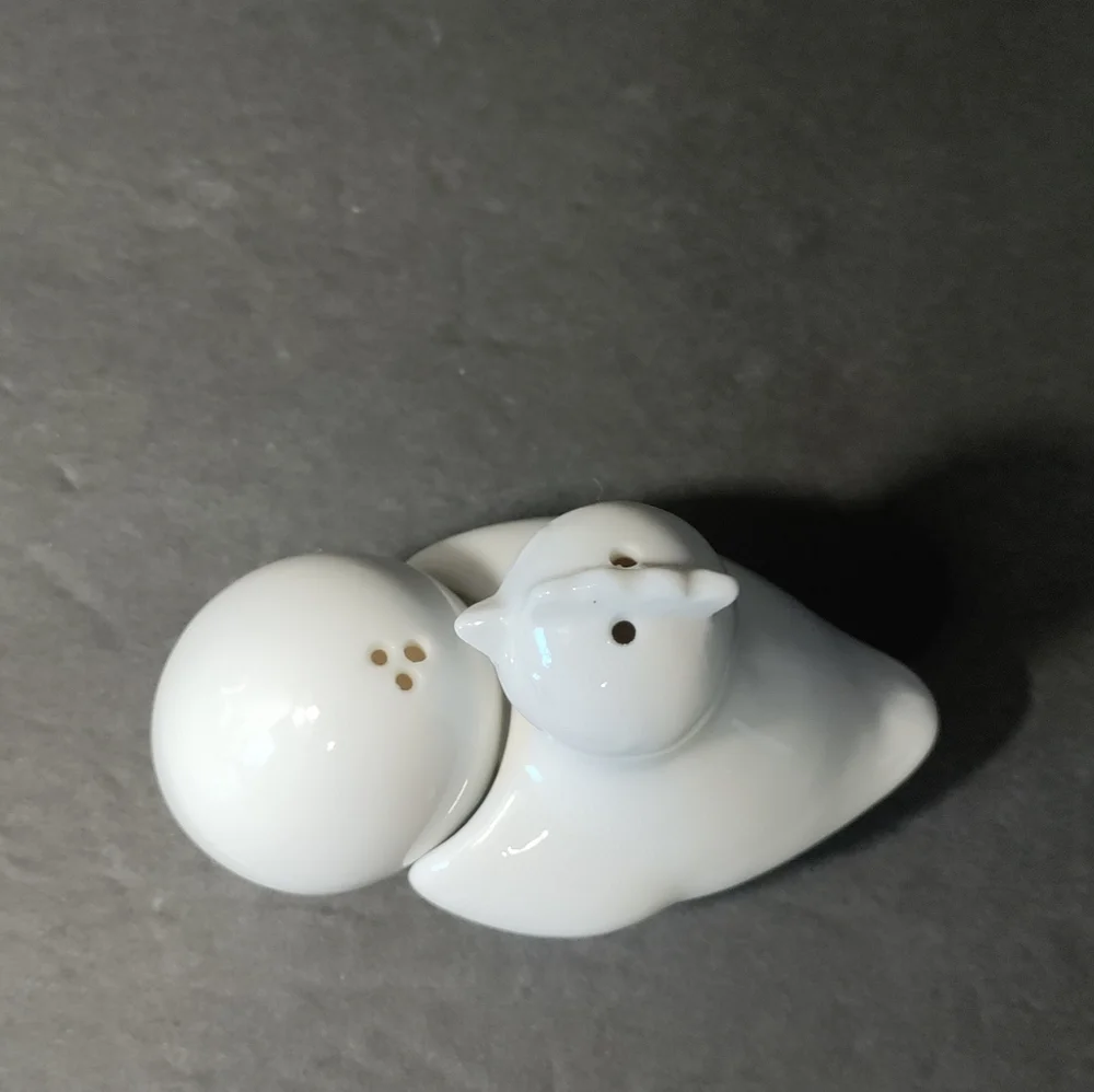 CHICKEN&EGG SALT & PEPPER SHAKERS⭐